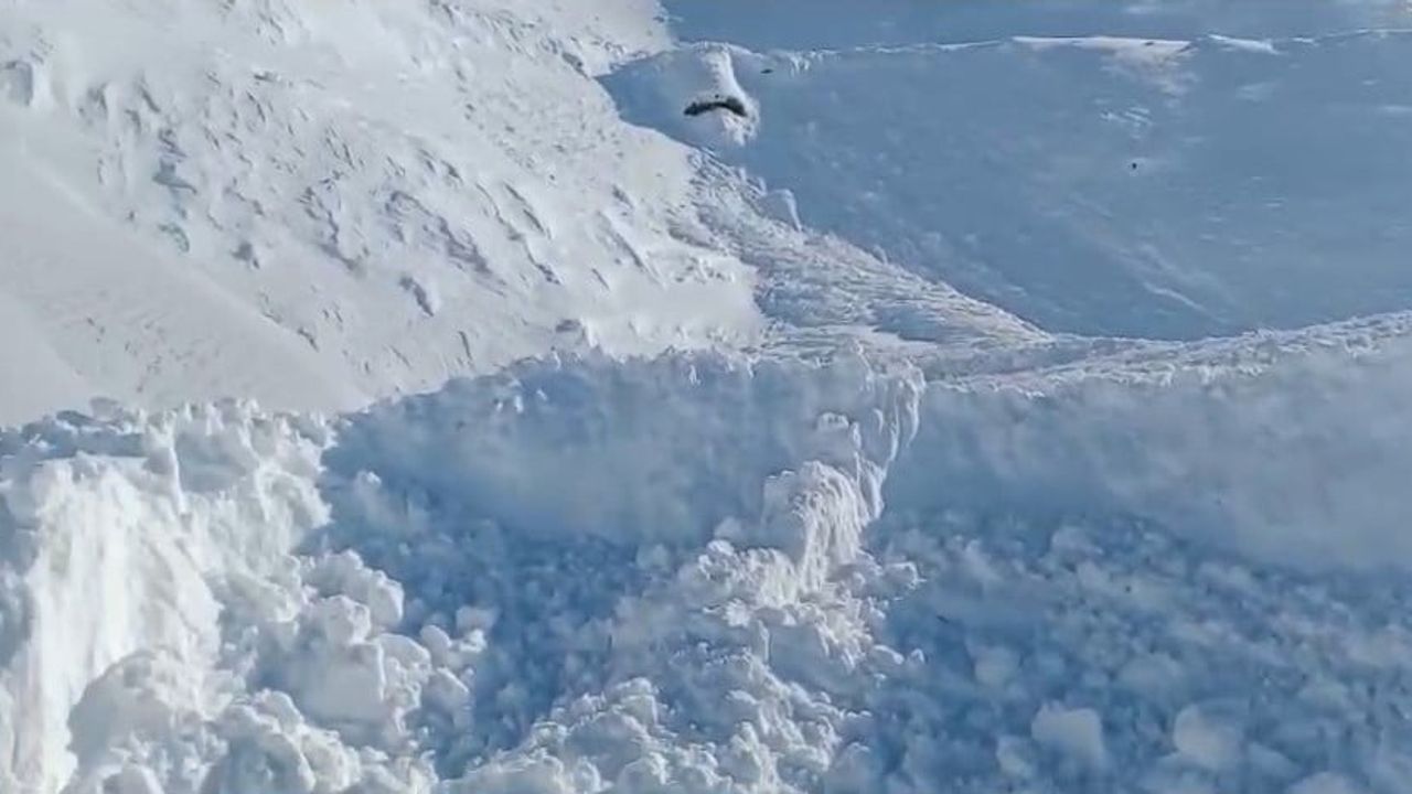 Tirnik Geçidi Tekrar Ulaşıma Açıldı
