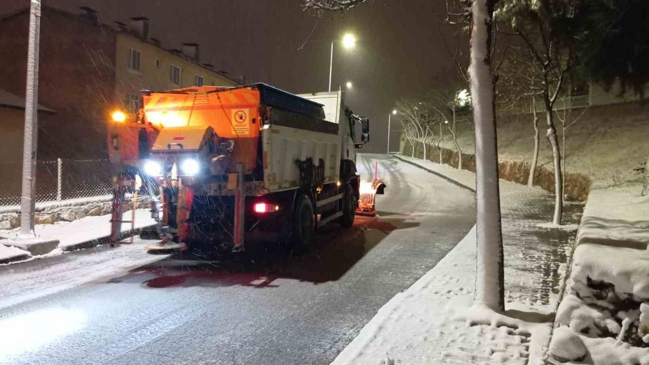 Tokat Belediyesi Karla Mücadelede Örnek Çalışmalar Sergiledi