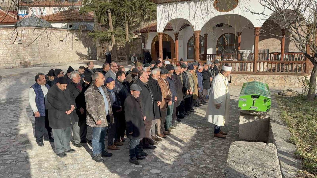Tokat'ta Baba Cinayeti: Zihni Cankurtaran'ın Cenazesi Toprağa Verildi