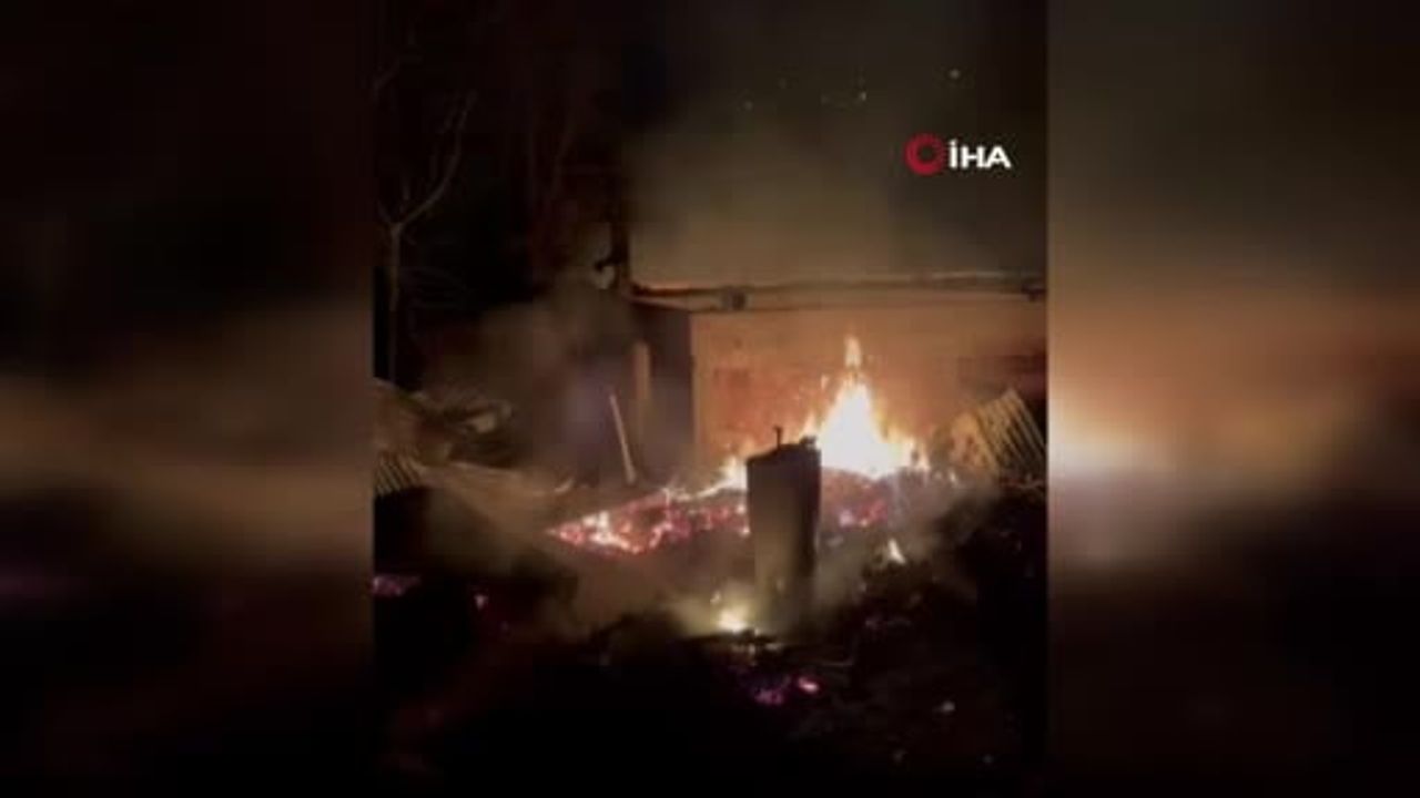 Tokat'ta Elektrik Kaçağından Yangın: 50 Çuval Fındık Yanarak Kül Oldu