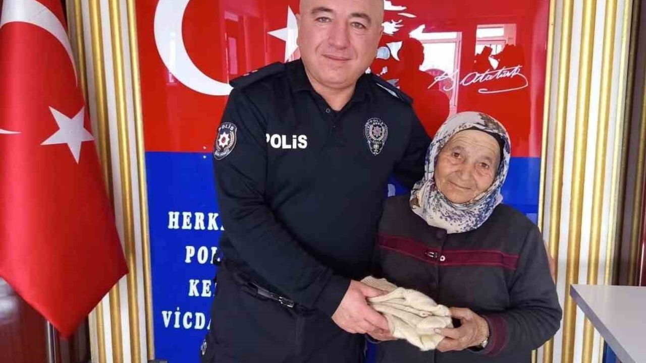 Tomarza'dan Yürekleri Isıtan Çoraplar