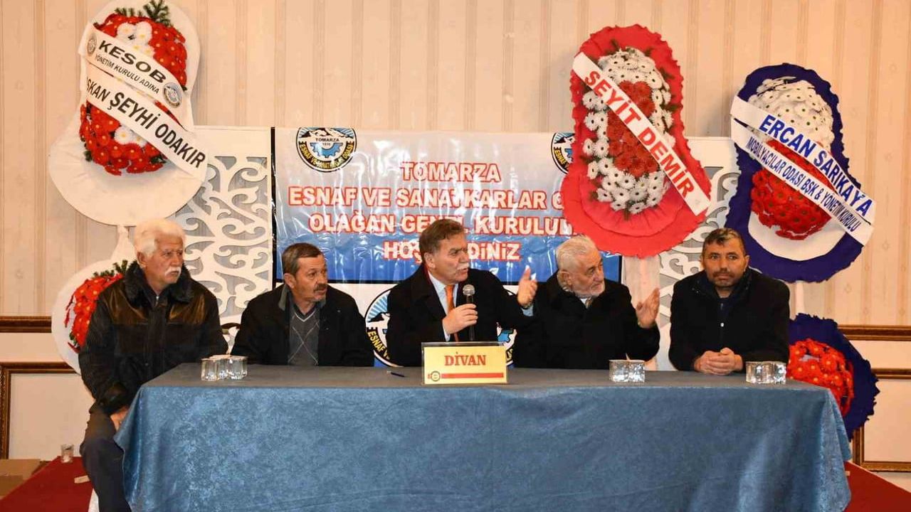 Tomarza Esnaf ve Sanatkarlar Odası'nda Yaşar Polat Güven Tazeledi