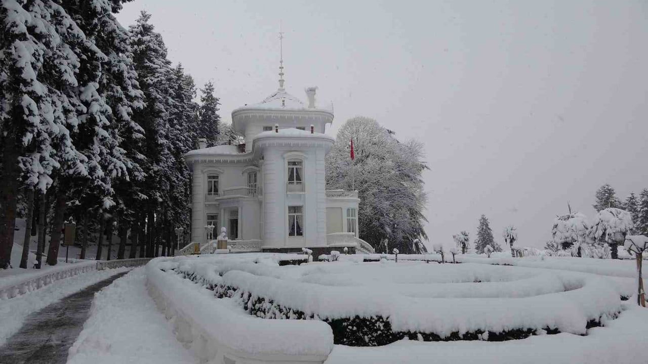 Trabzon'da Kar Yağışı Hayatı Durma Noktasına Getirdi