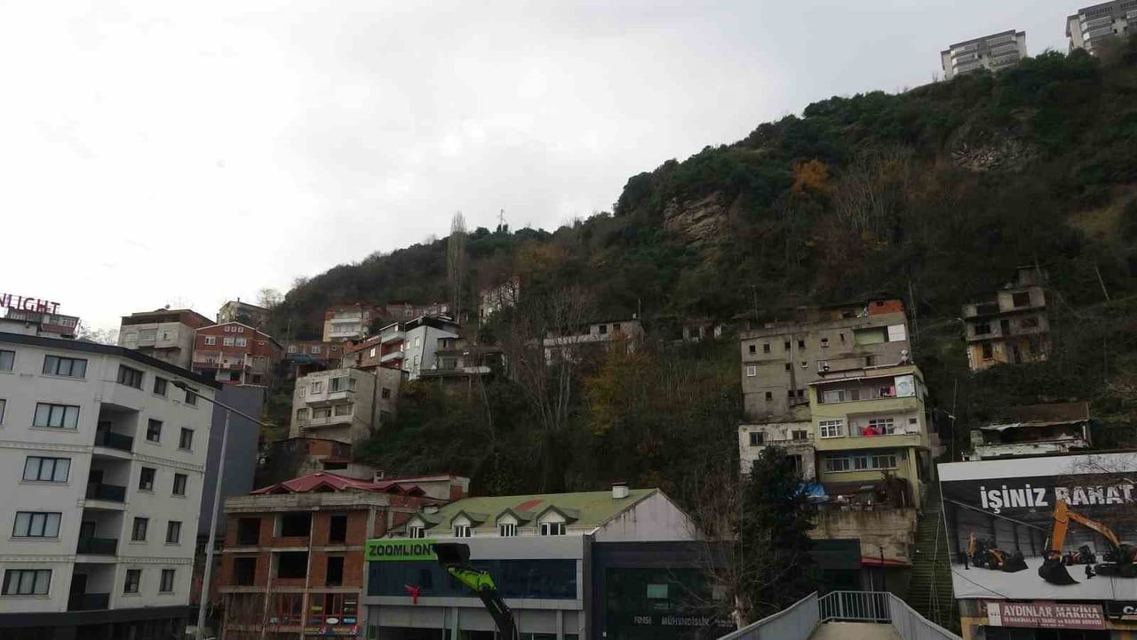 Trabzon Kaymaklı Mahallesi'nde Kaya Düşmesi Riski İçin 3 Boyutlu Çözüm