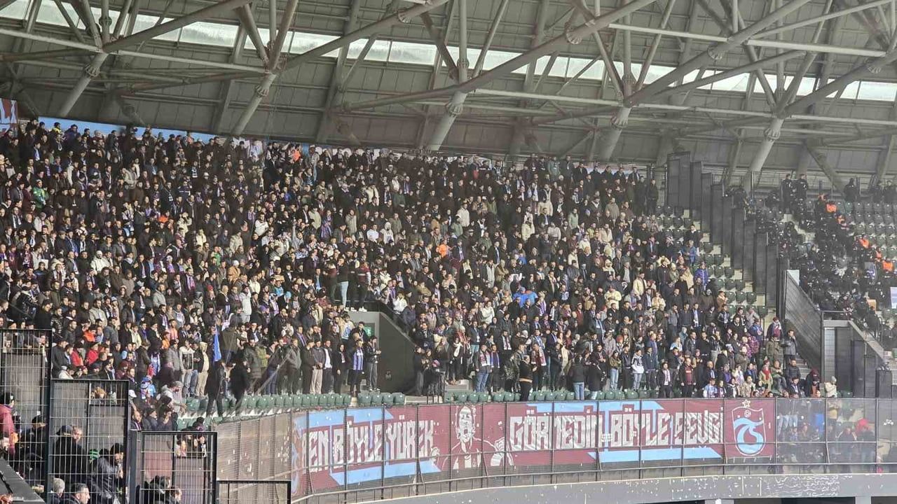 Trabzonspor Taraftarı Kocaeli'de Takımını Destekledi