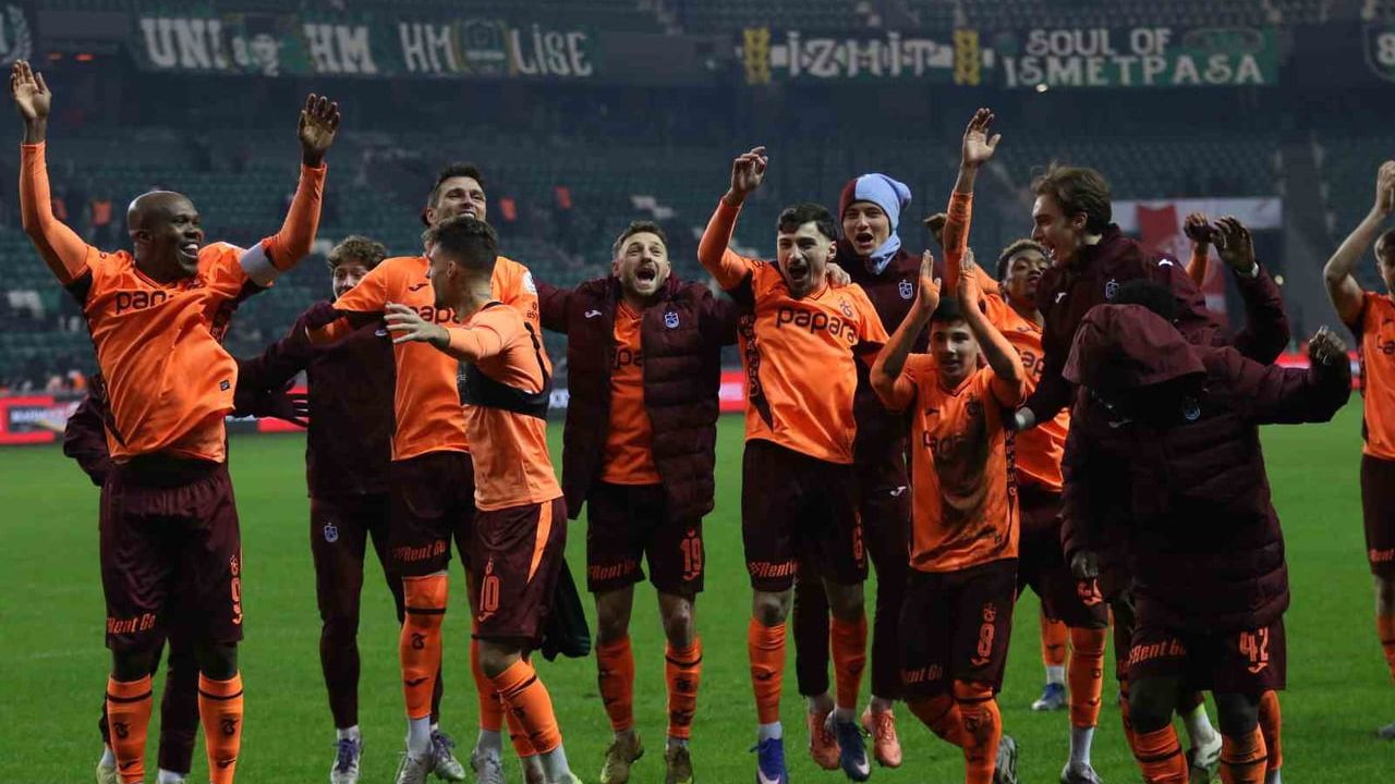 Trendyol Süper Lig'de Kocaelispor 1-2 Trabzonspor Maç Özeti