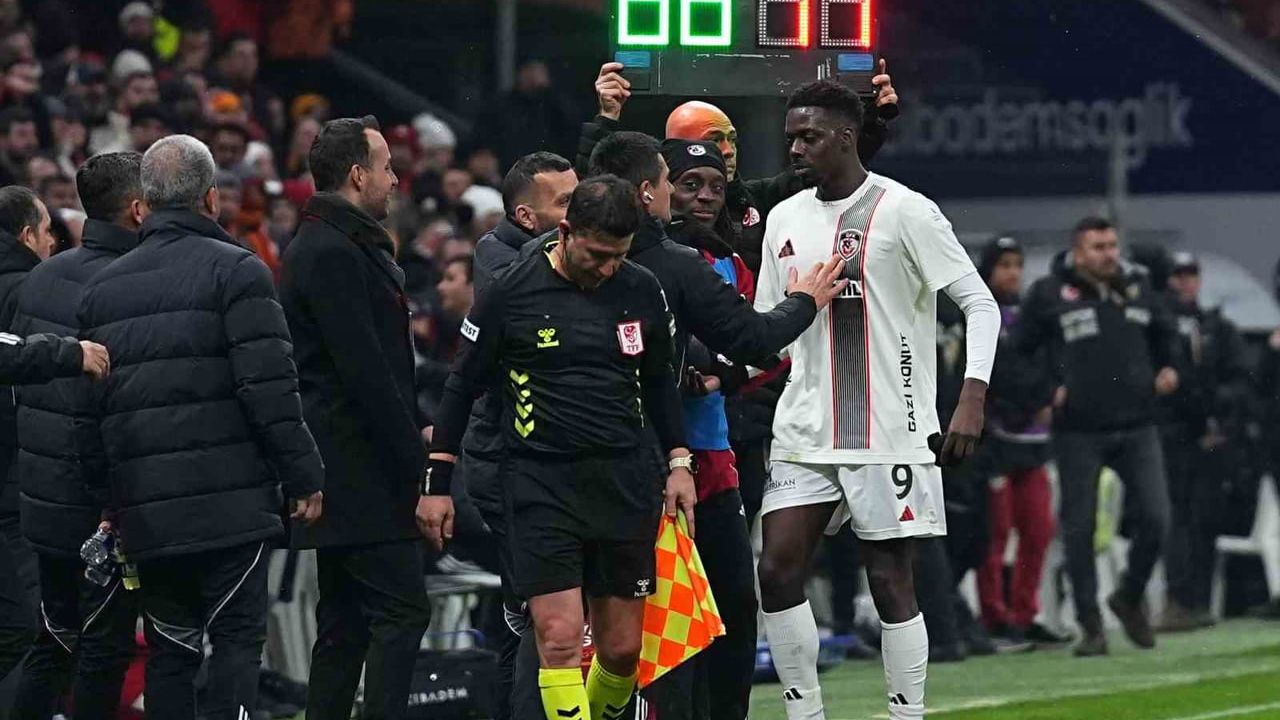 Trendyol Süper Lig: Galatasaray ve Gaziantep FK Beraberlik Yaşadı