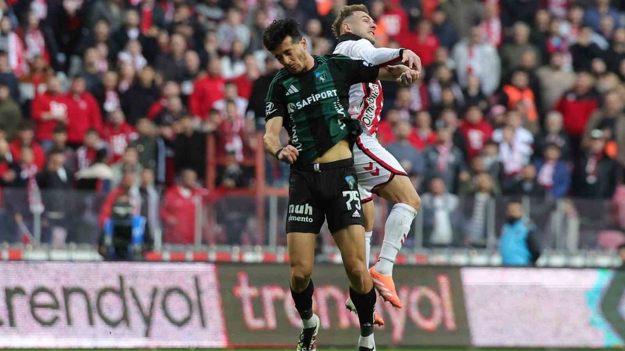 Trendyol Süper Lig: Samsunspor ve Kocaelispor İlk Yarısı Golsüz Geçti