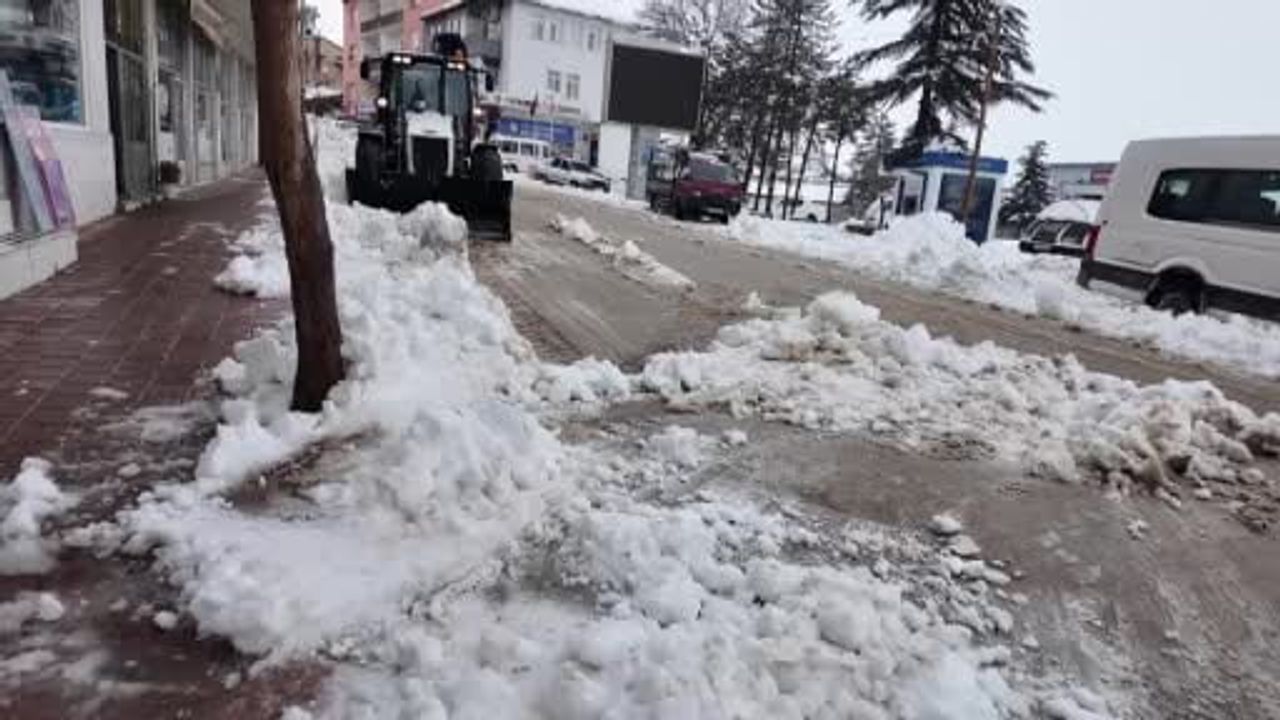 Tufanbeyli'de 40 Santimetre Kar, Hayatı Olumsuz Etkiledi