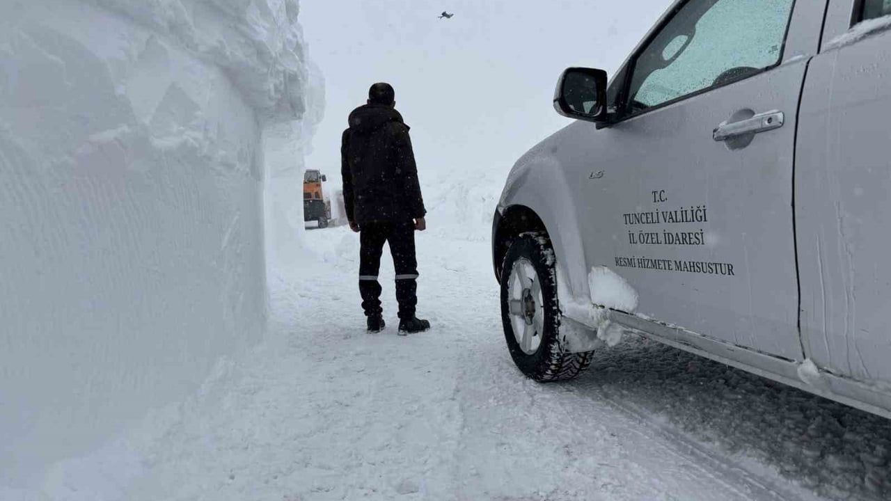 Tunceli'de 113 Köy Yolu Kara Kapandı