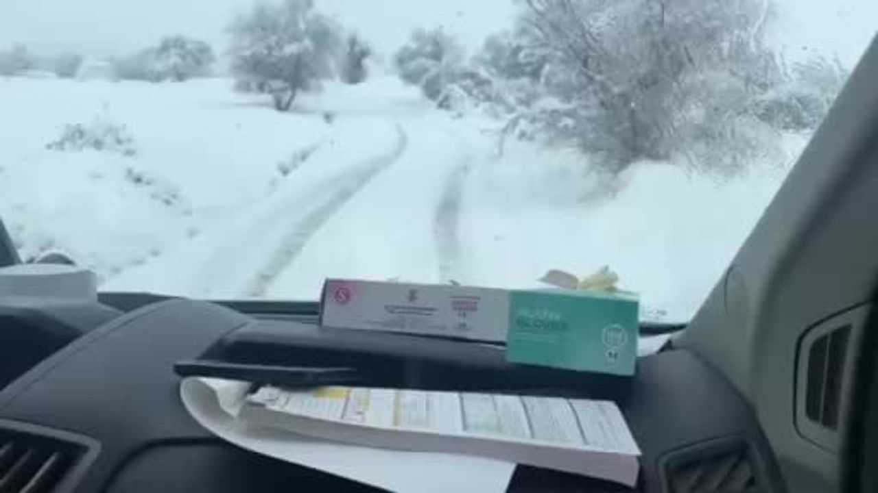 Tunceli'de Kar Engeline Rağmen Sağlık Ekibi Zamanla Yarıştı