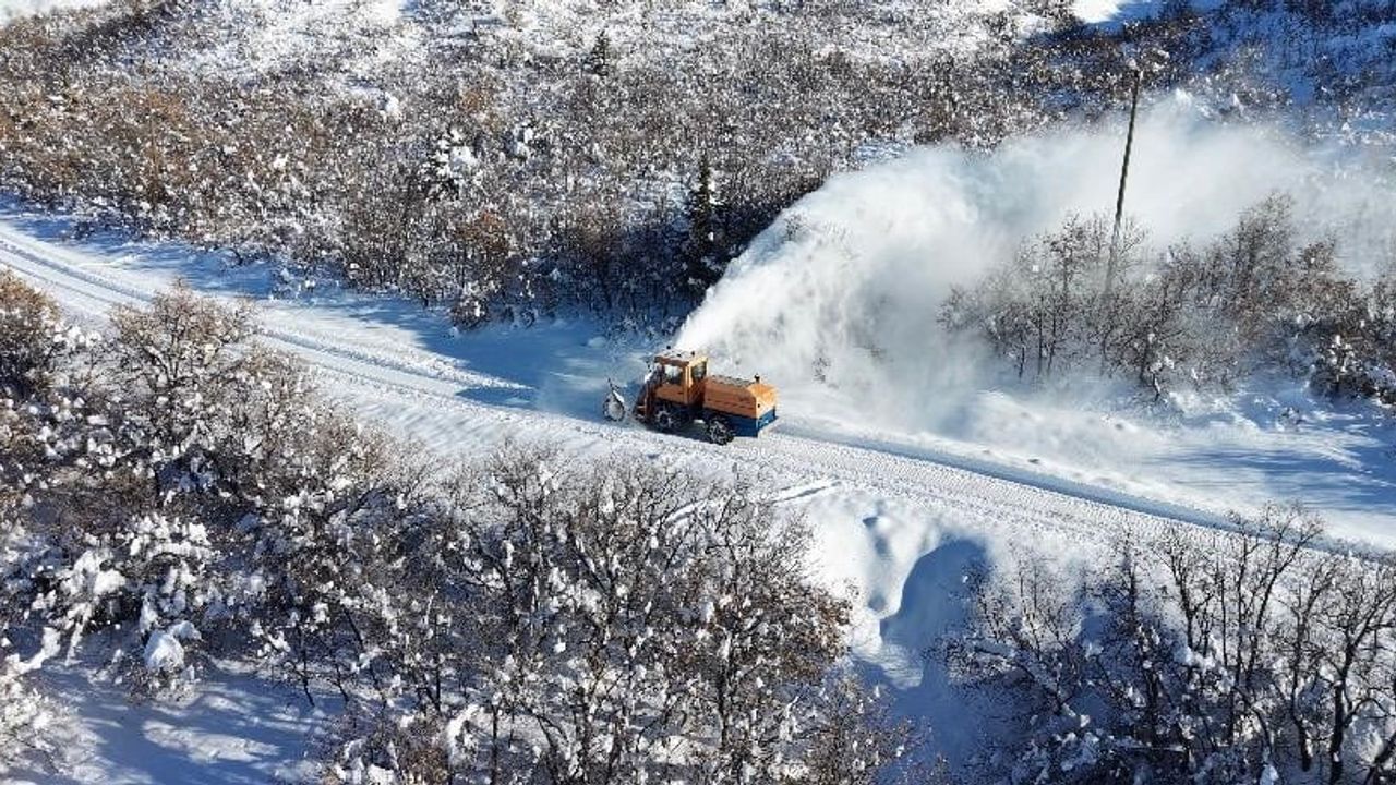 Tunceli'de Kar Yağışı Nedeniyle 83 Köy Yolu Ulaşıma Kapandı