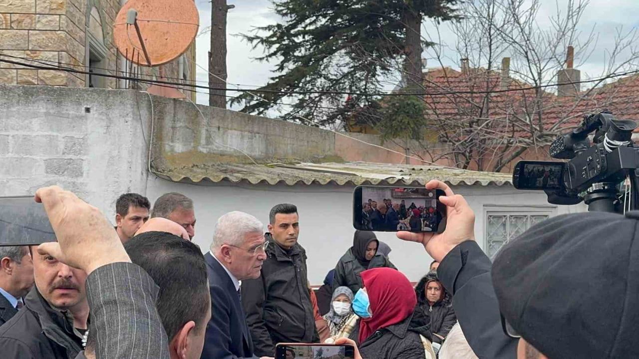 Turhan Çömez'in Annesi İkbal Çömez Son Yolculuğuna Uğurlandı