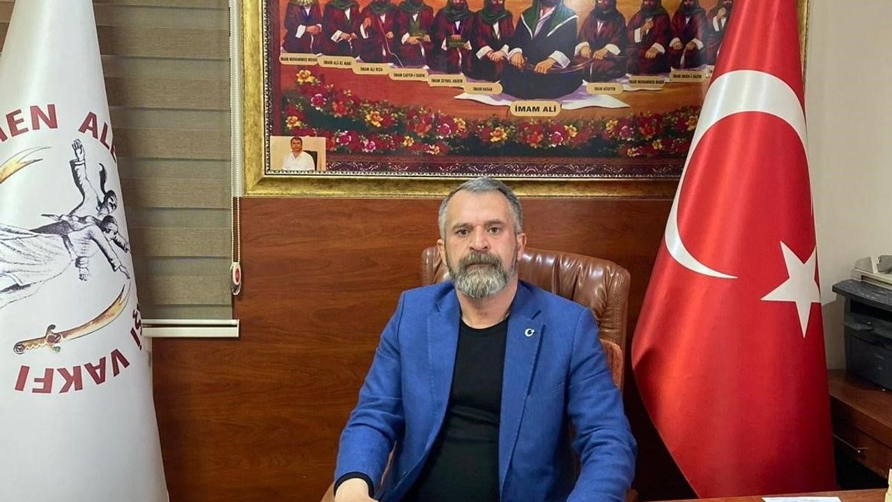Türk Bayrağına Saygı Vurgusu: Türkmen Alevi Bektaşi Vakfı'ndan Sert Açıklama