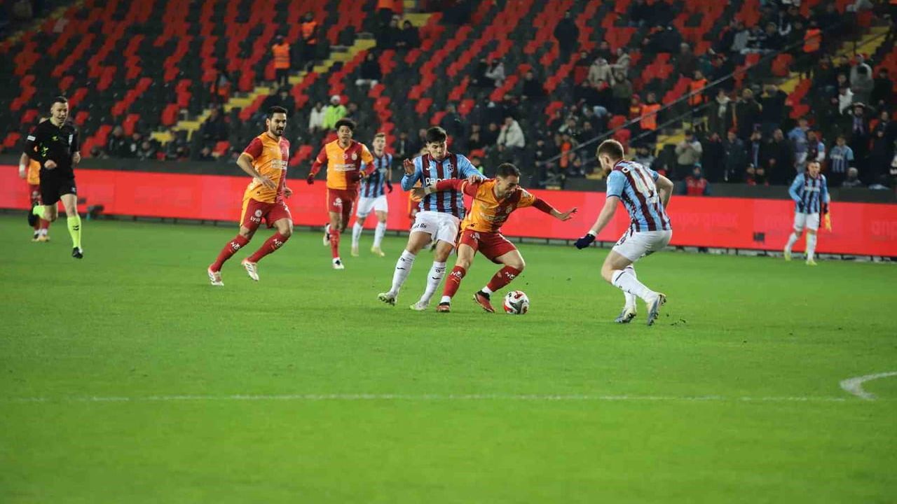 Turkcell Süper Kupa'nda İlk 15 Dakika Golsüz Geçti