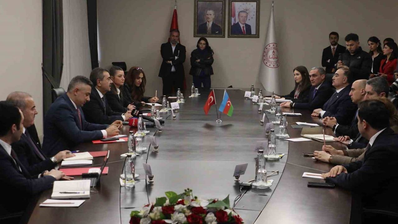 Türkiye ve Azerbaycan Arasındaki Eğitim İş Birliği