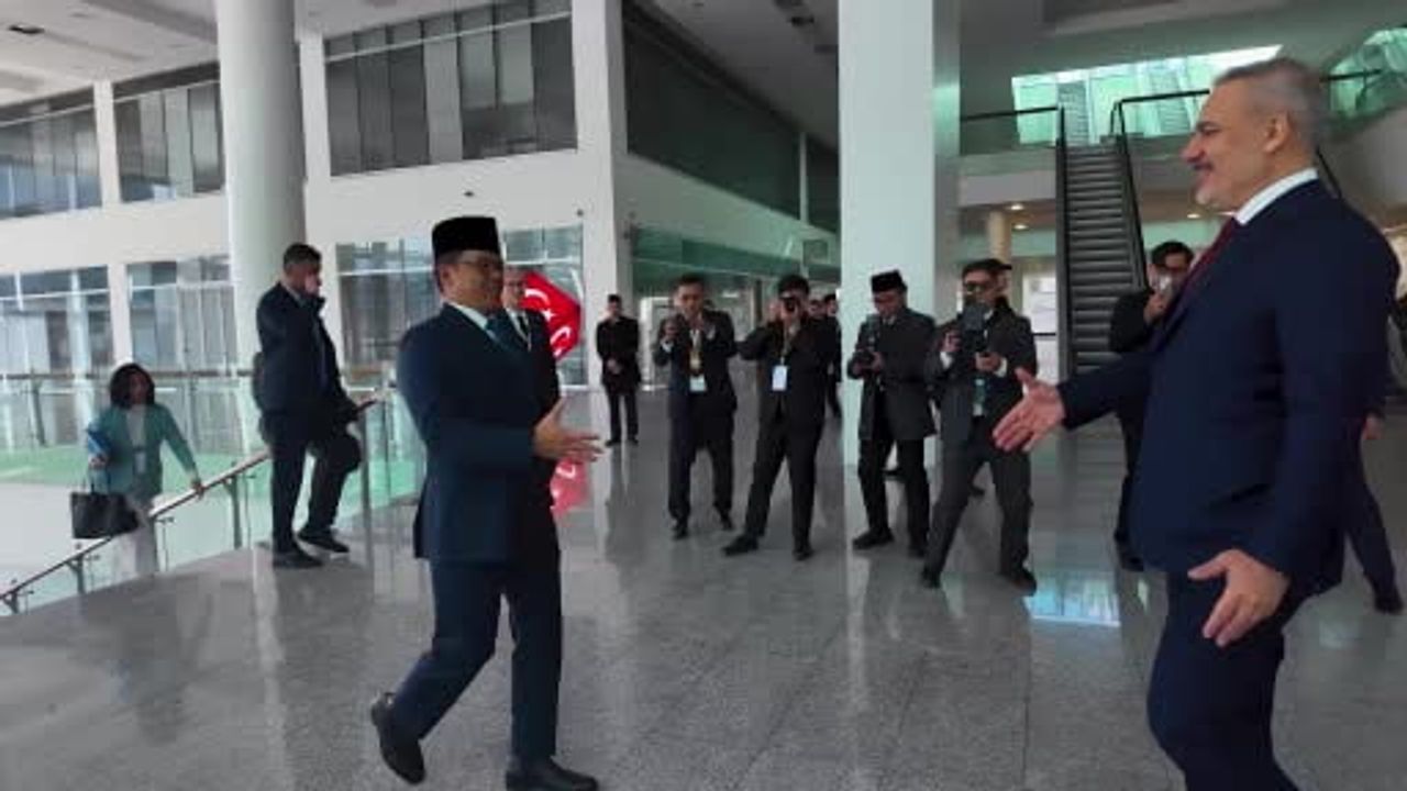 Türkiye ve Endonezya Dışişleri ile Savunma Bakanları Ortak Toplantısı Başladı