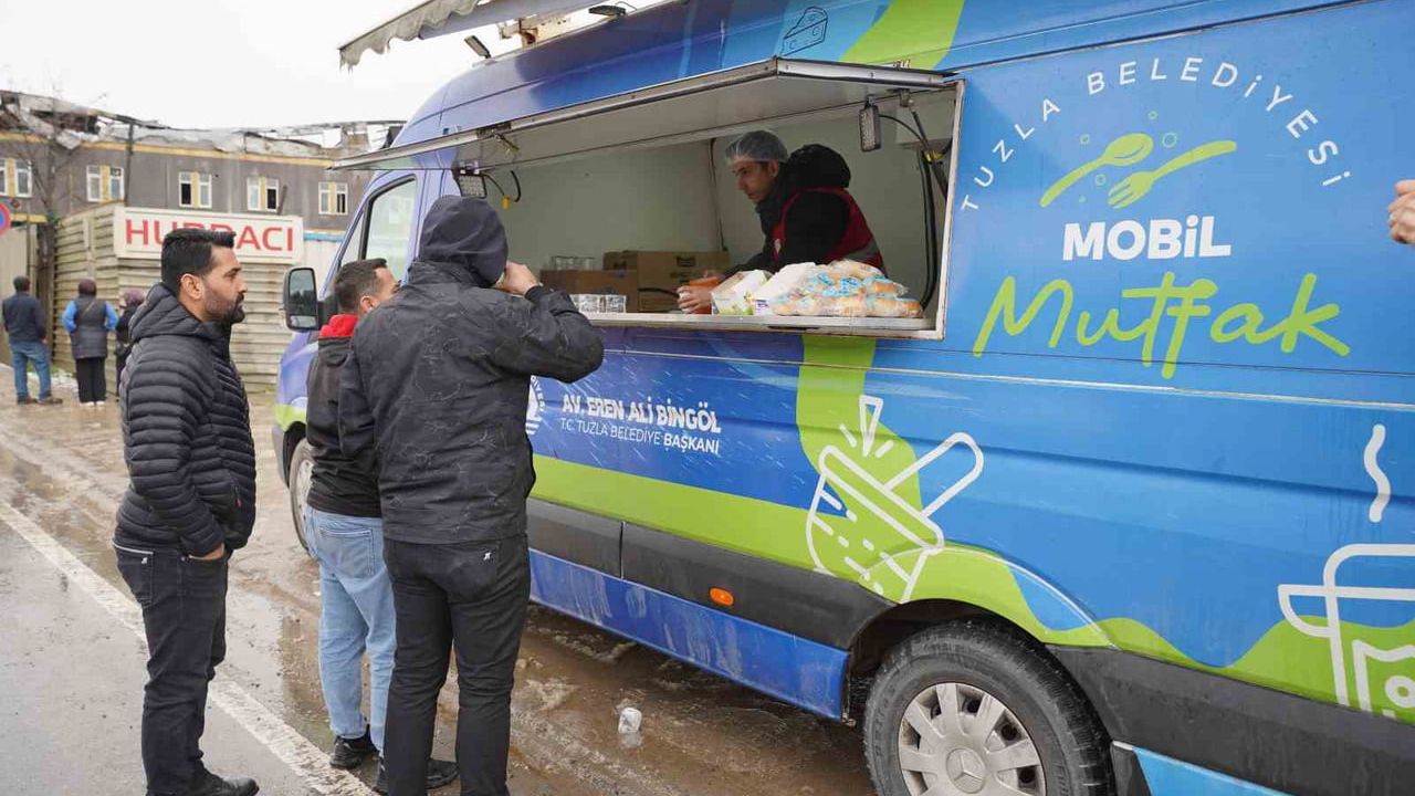 Tuzla Belediyesi, Yangından Zarar Gören Vatandaşlara Destek Sağladı