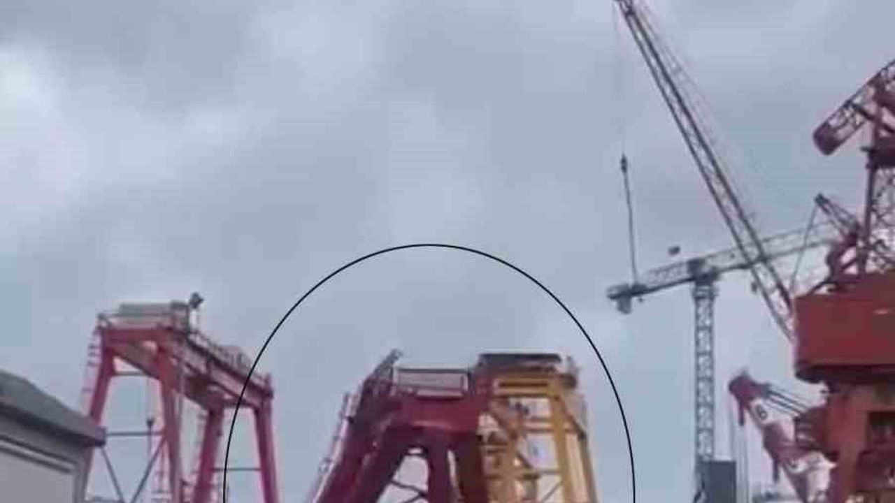 Tuzla'da Kuvvetli Rüzgar Kule Vinç Devrilmesine Neden Oldu