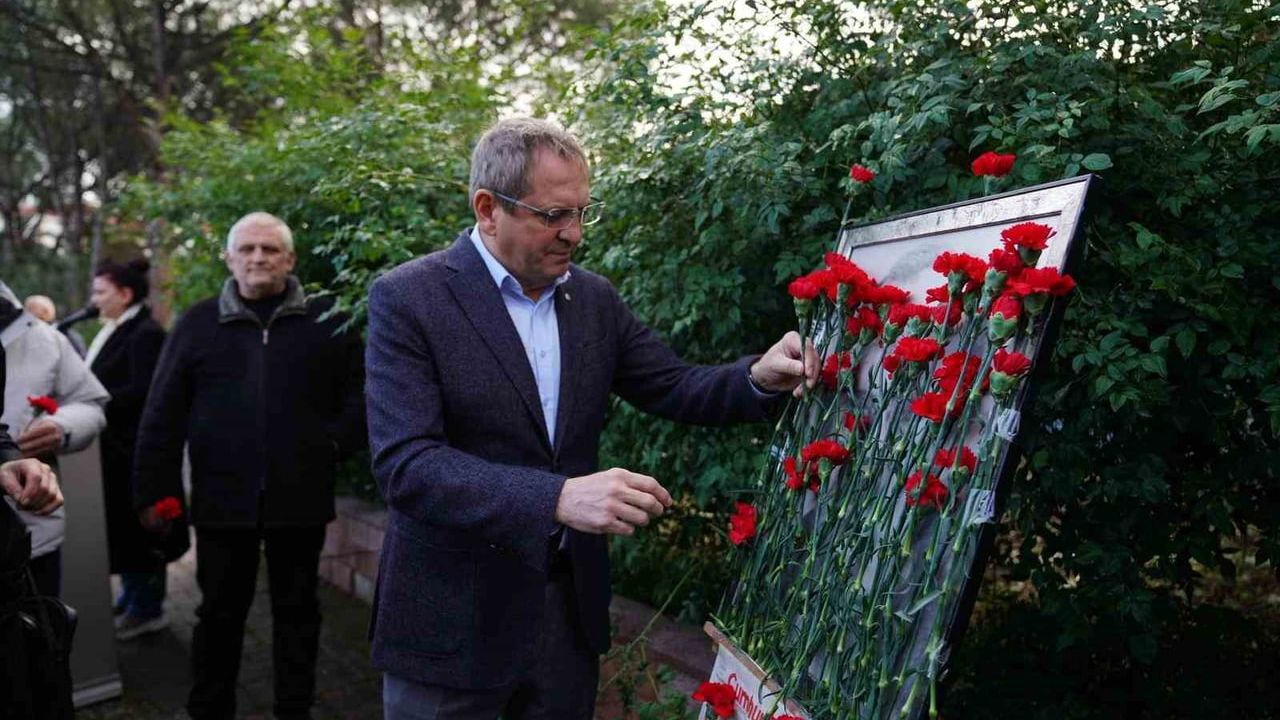 Uğur Mumcu Ayvalık'ta Anıldı