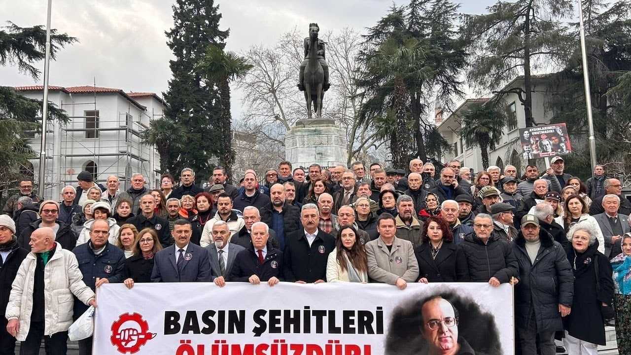 Uğur Mumcu'yu Anma Yürüyüşü Bursa'da Gerçekleşti