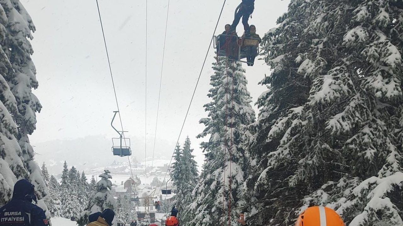 Uludağ'da Mahsur Kalan 51 Kişi Kurtarıldı