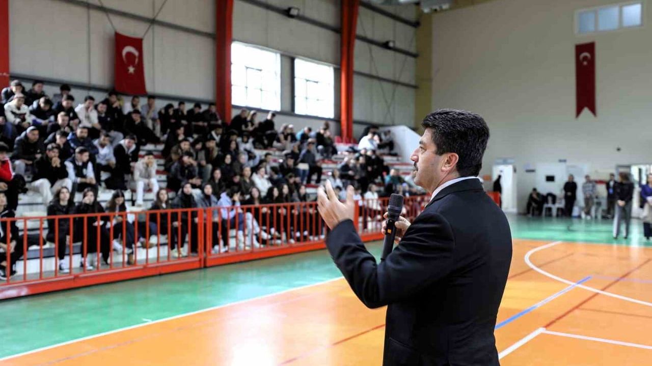 Üniversiteler Arası Turnuvada Başarılar Ödüllendirildi