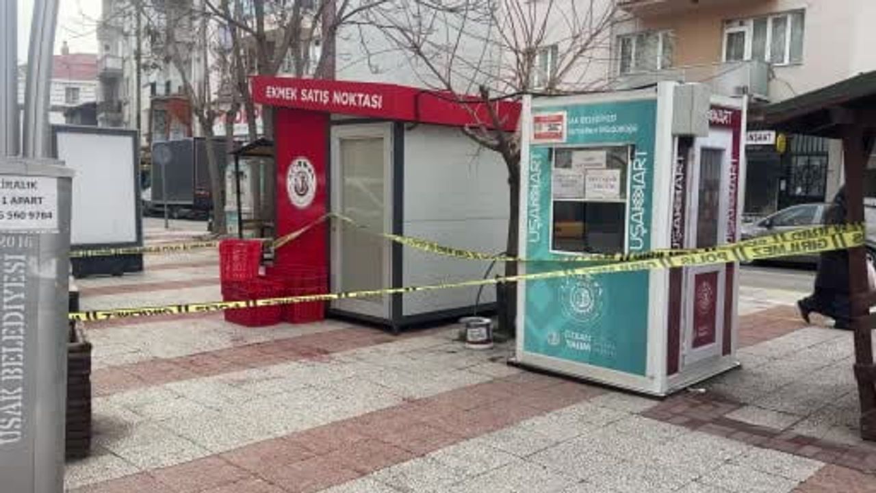 Uşak'ta Bıçaklı Saldırı: 25 Yaşındaki Genç Ağır Yaralandı