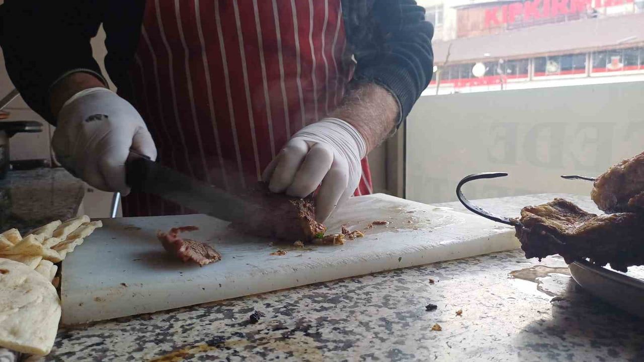 Ustasından İştah Kabartan Tandır Kebabı Tarifi