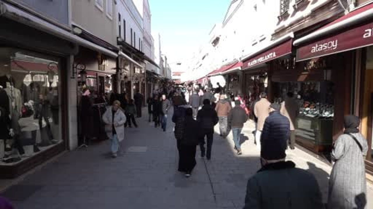 Uzun Çarşı'da Esnaflık ve E-Ticaret Çatışması