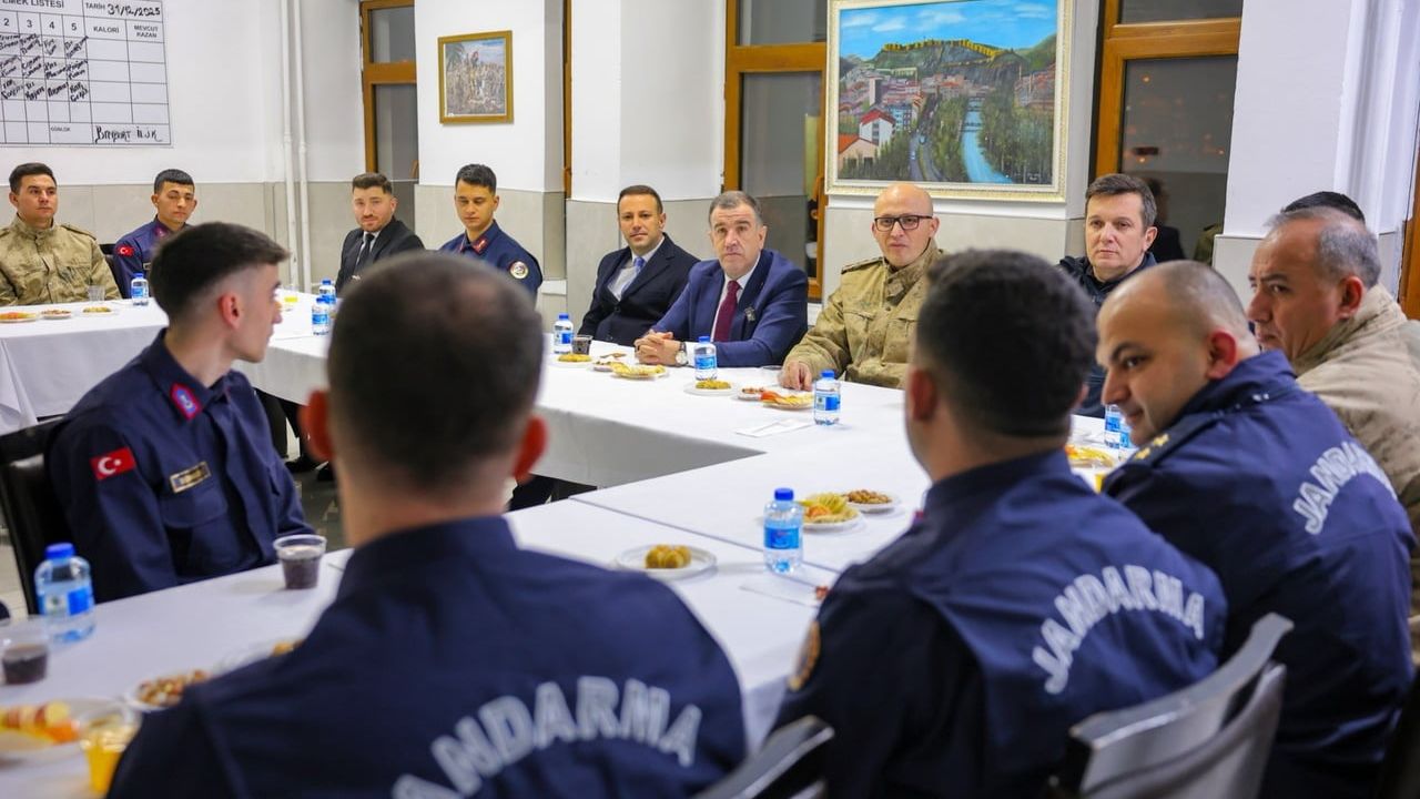 Vali Eldivan’dan Jandarma Ekiplerine Moral Ziyareti
