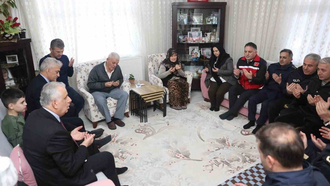Vali Mehmet Makas'ın İlk Ziyareti: Şehit Polis Ailesi