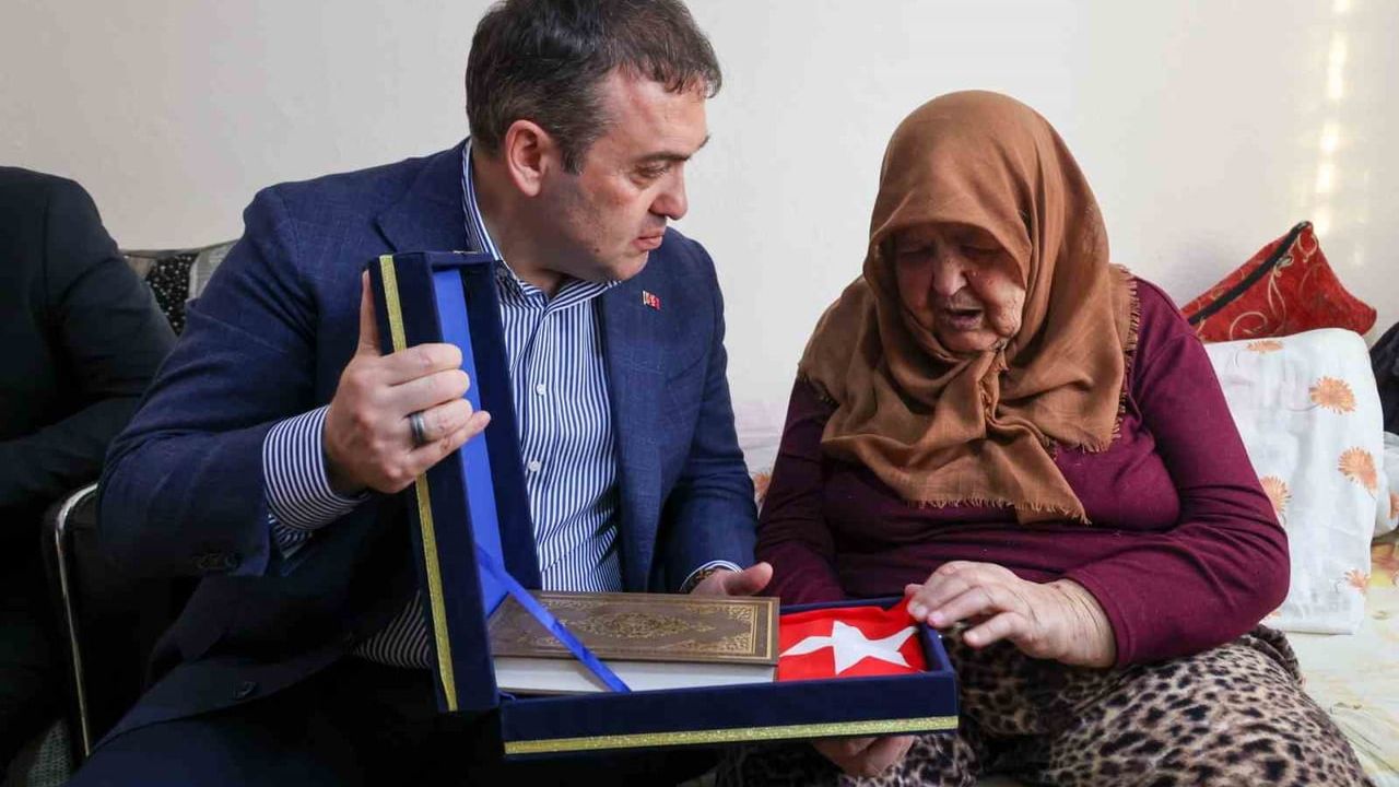 Vali Sözer, Gölpazarı'nda Şehit Ailesini Ziyaret Etti