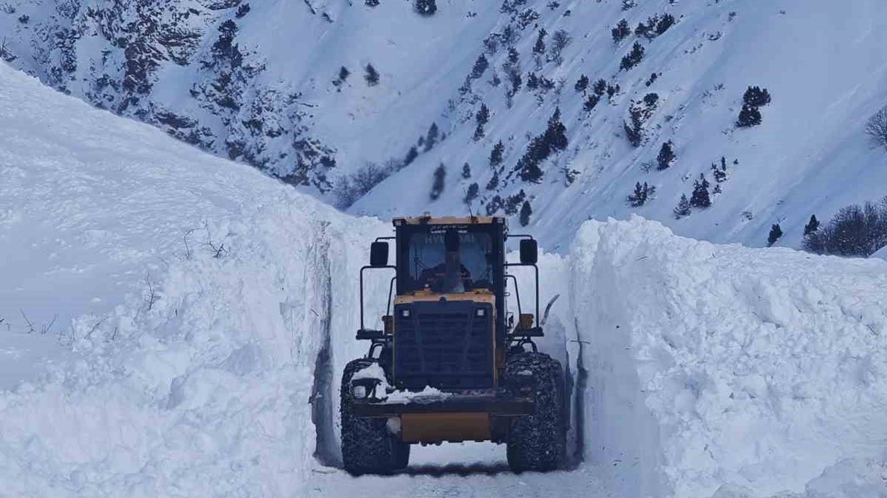 Van-Çatak Karayolu İçin Ulaşım Çalışmaları Devam Ediyor