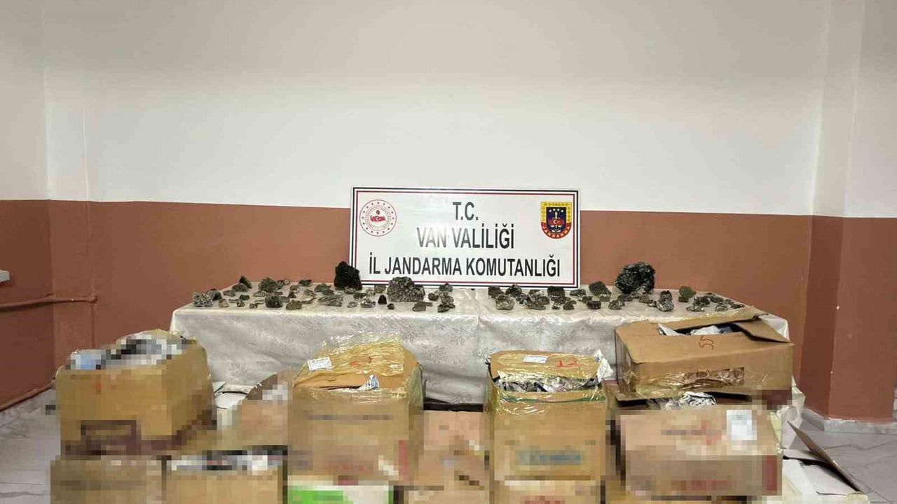 Van'da 2 Milyon TL Değerinde Kuvars Taşı Ele Geçirildi