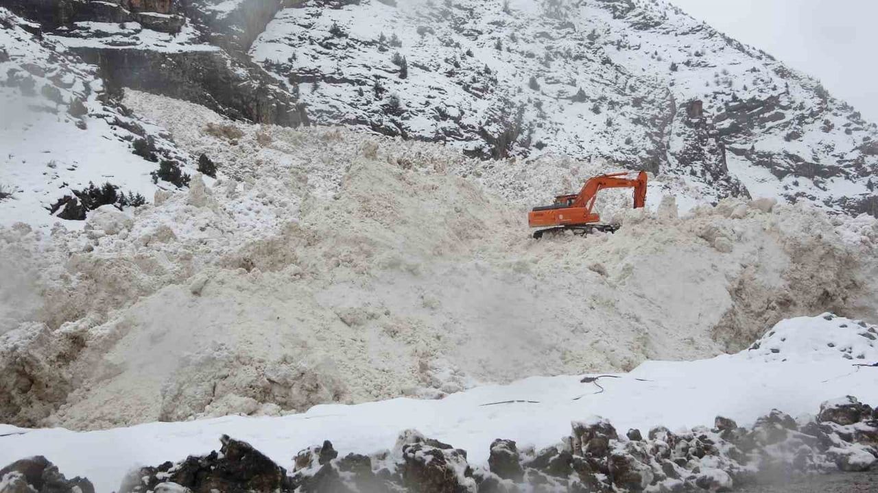 Van'da Çığ Riski Artıyor: Uzmanların Uyarıları