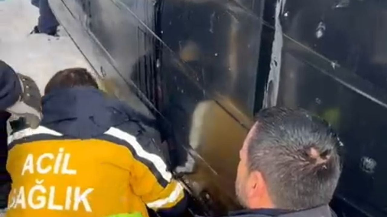 Van'da Minibüs Kazasında 1 Ölü, 3 Yaralı