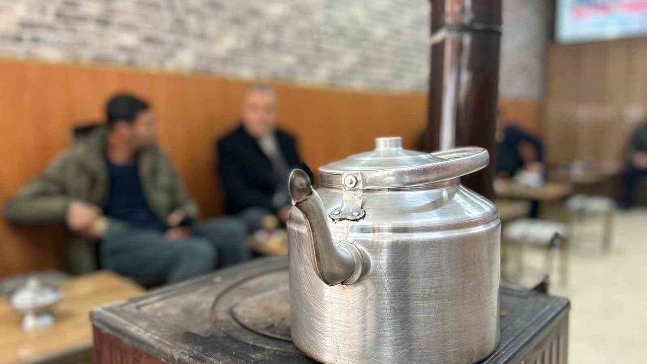 Van'da Soba Üzerinde Demlenen Kış Çaylarına Yoğun İlgi