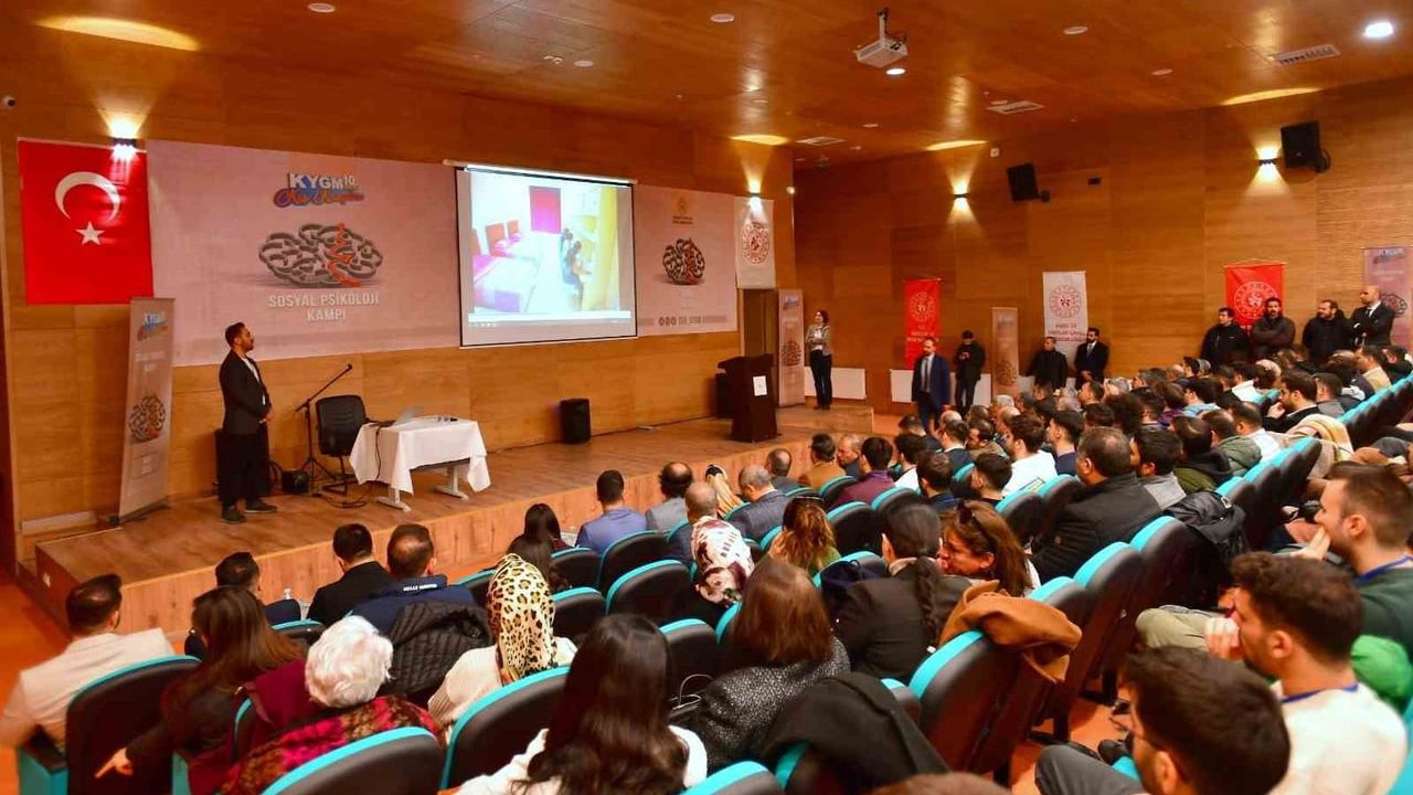 Van'da Sosyal Psikoloji Kampı Başladı