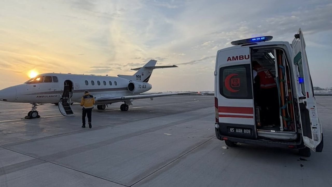 Van'da Uçak Ambulans İle Bebek Hastalar Tedavi İçin Nakledildi