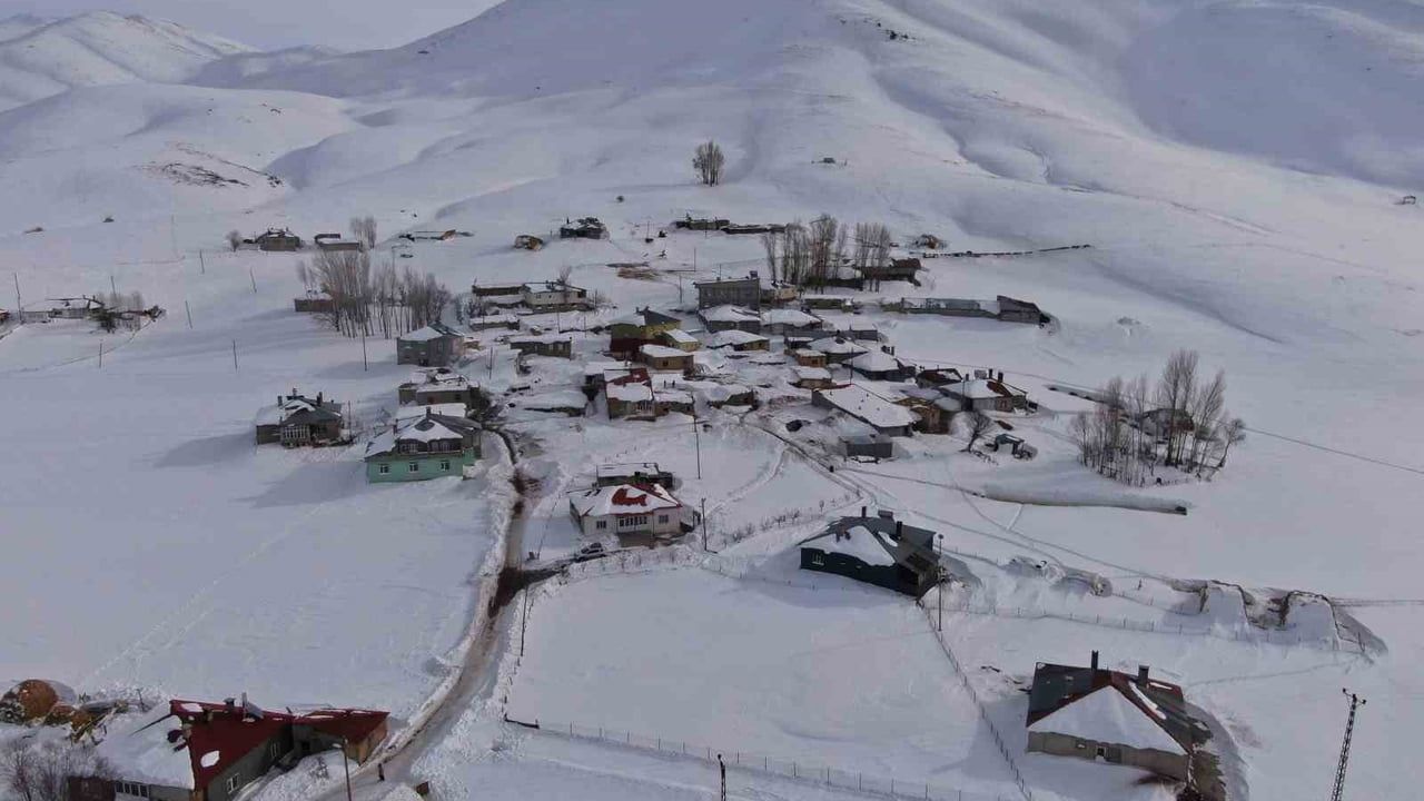 Van'ın Kırsal Alanlarında Kış Güzelliği