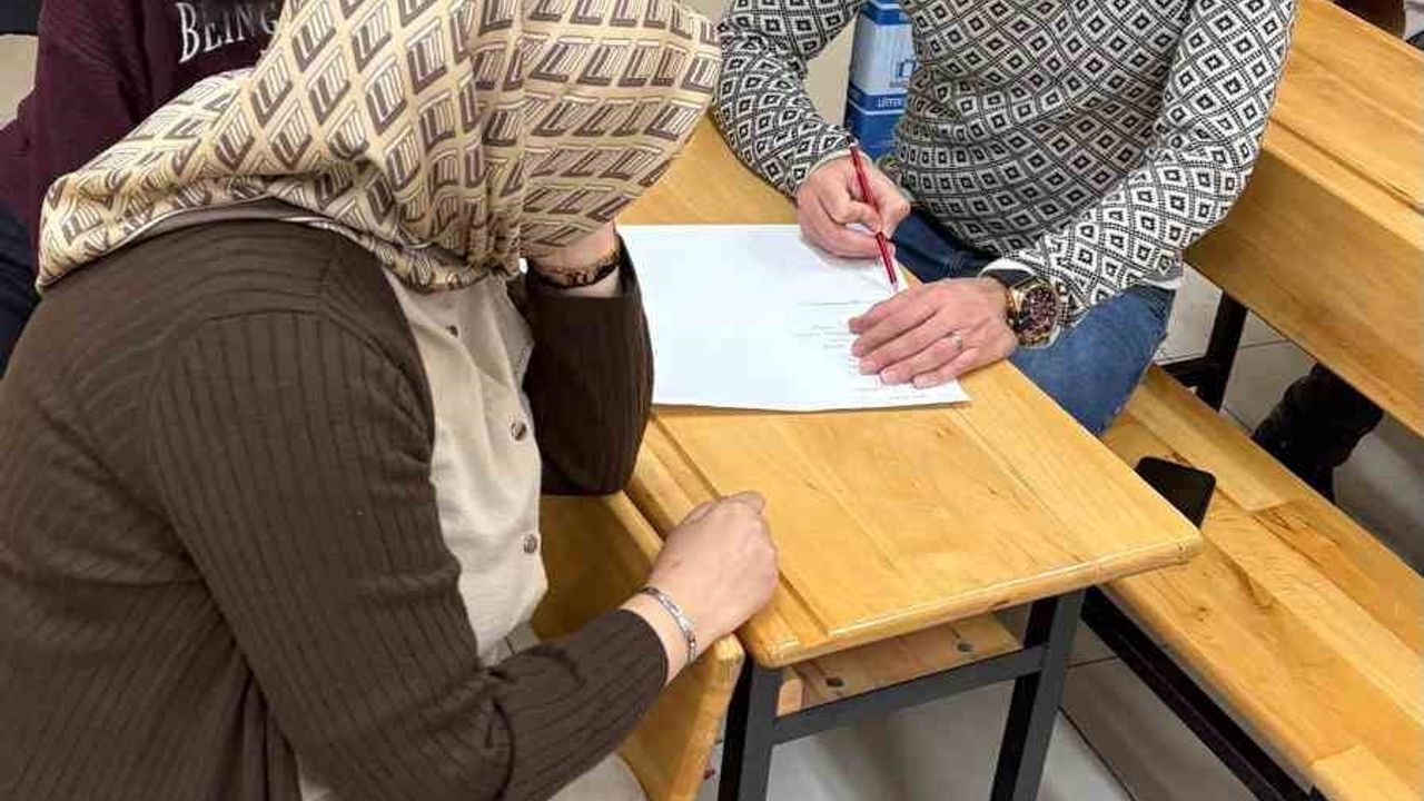 Veliler Sıralarda: Eğitimde Yeni Yaklaşım