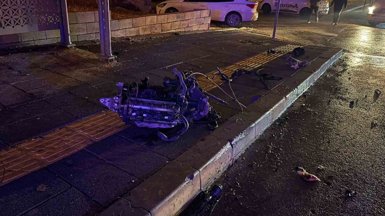 Yağış Sonrası Yolda Çökme, Kazaya Neden Oldu