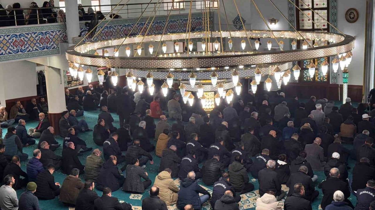 Yalova'da Şehit Polisler İçin Mevlit Töreni Düzenlendi