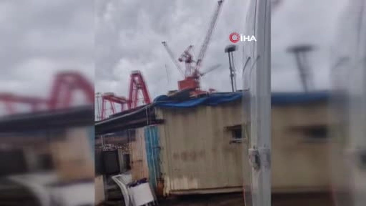 Yalova'da Şiddetli Fırtına Hayatı Olumsuz Etkiliyor