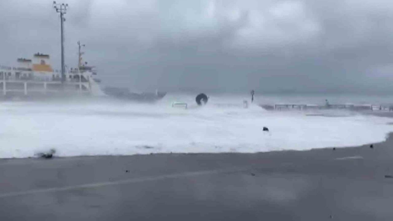 Yalova'daki Fırtına Sonrası Gökyüzü ve Deniz Güzellikleri