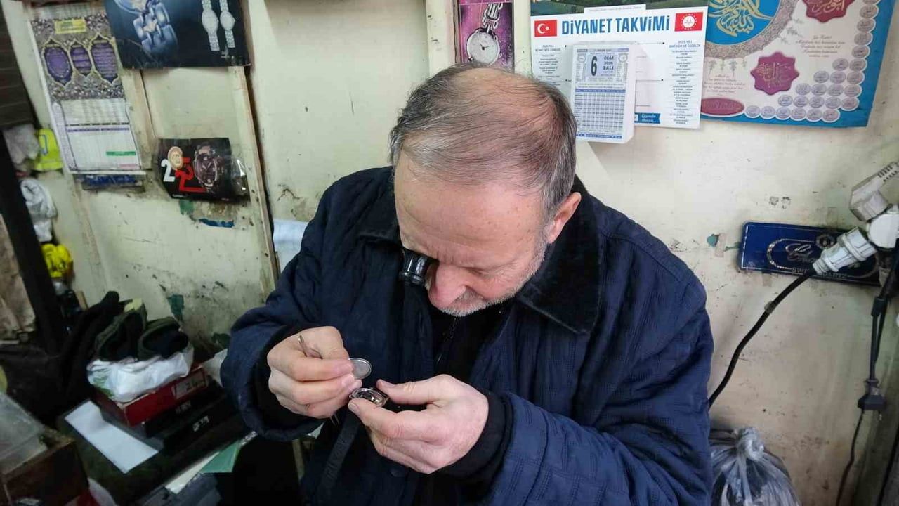 Yarım Asırdır Zamanı Usta Elleriyle İnce Ayar Yapıyor