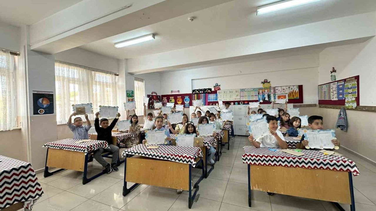 Yarıyıl Tatili ve Karne Sevinci Başladı