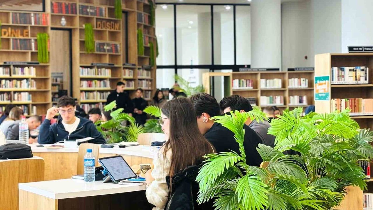 Yarıyıl Tatilinde Kütüphaneler Gençlerin Gözdesi