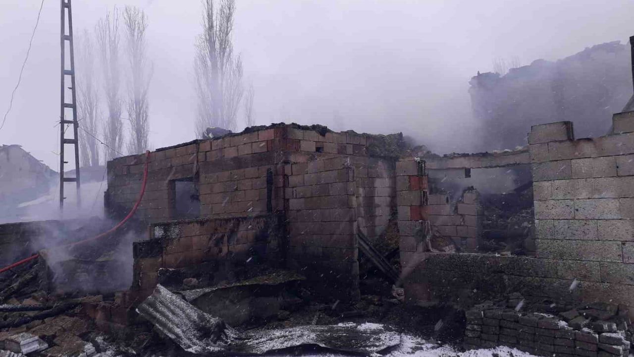 Yayla Mahallesi'nde Korkutan Yangın